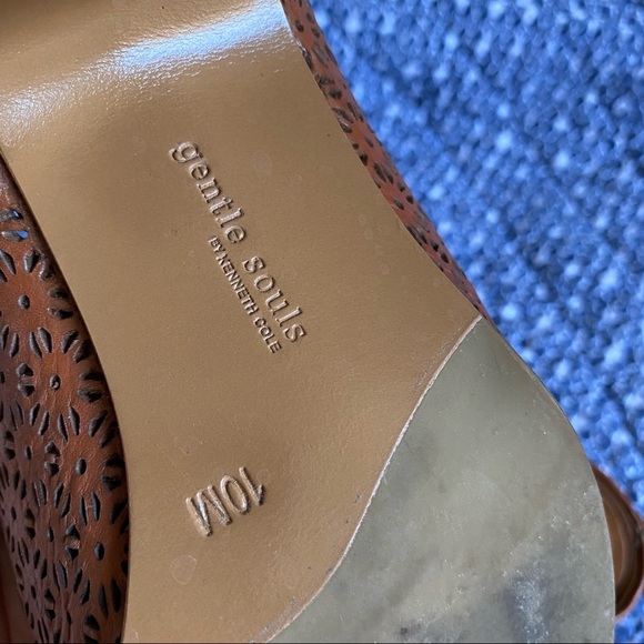 Gentle Souls by Kenneth Cole Post Laser-Cut Leather Mules Saddle - Picture 3 of 15